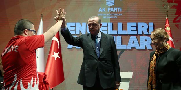 Cumhurbaşkanı Erdoğan,'Engelleri Aşanlar'a ödüllerini verdi