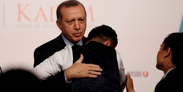 Cumhurbaşkanı Erdoğan'ı görünce fırladı