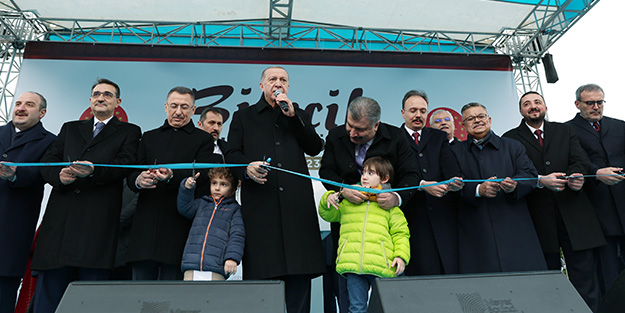 Cumhurbaşkanı Erdoğan'ı ilk kez böyle göreceksiniz! Yanındakiler gülümseyerek izledi