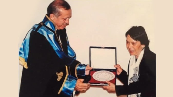  Cumhurbaşkanı Erdoğan'ı öğretmeni Semra Acar anlattı: "Hakikaten lider olarak doğmuş bir evlattı"