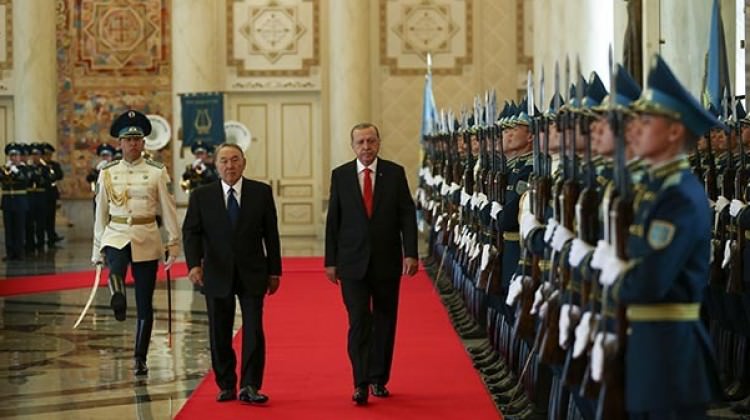 Cumhurbaşkanı Erdoğan'ın heyetinde dikkat çeken isimler