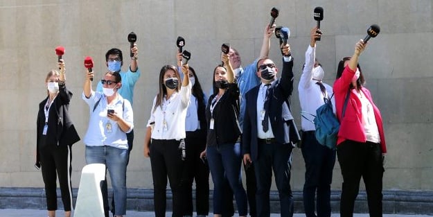 Erdoğan'ın konuşması sırasında ilginç görüntü
