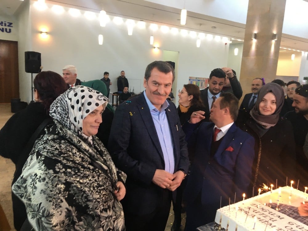 Cumhurbaşkanı Erdoğan’ın manevi oğlu İbo’ya Bakan Soylu’dan doğum günü sürprizi 