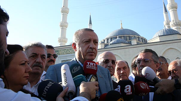 Kısa süreli rahatsızlık geçiren Erdoğan'dan...