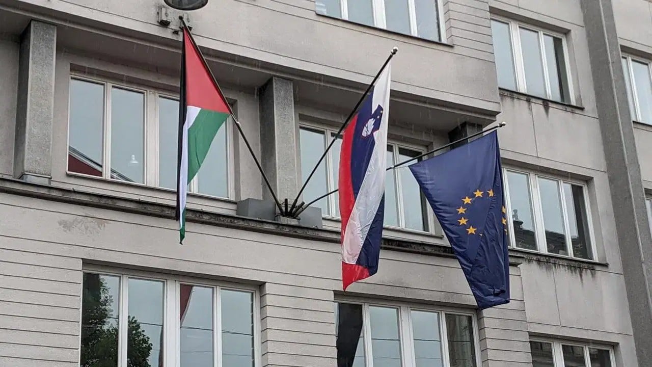 Cumhurbaşkanı Filistin’e sahip çıktı Bayrak saraya asıldı
