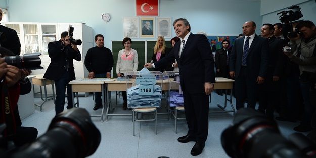 Cumhurbaşkanı Gül oyunu kullandı