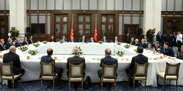 Cumhurbaşkanı, Külliye’de iftar verdi