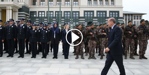 Cumhurbaşkanı polislerle bir araya geldi
