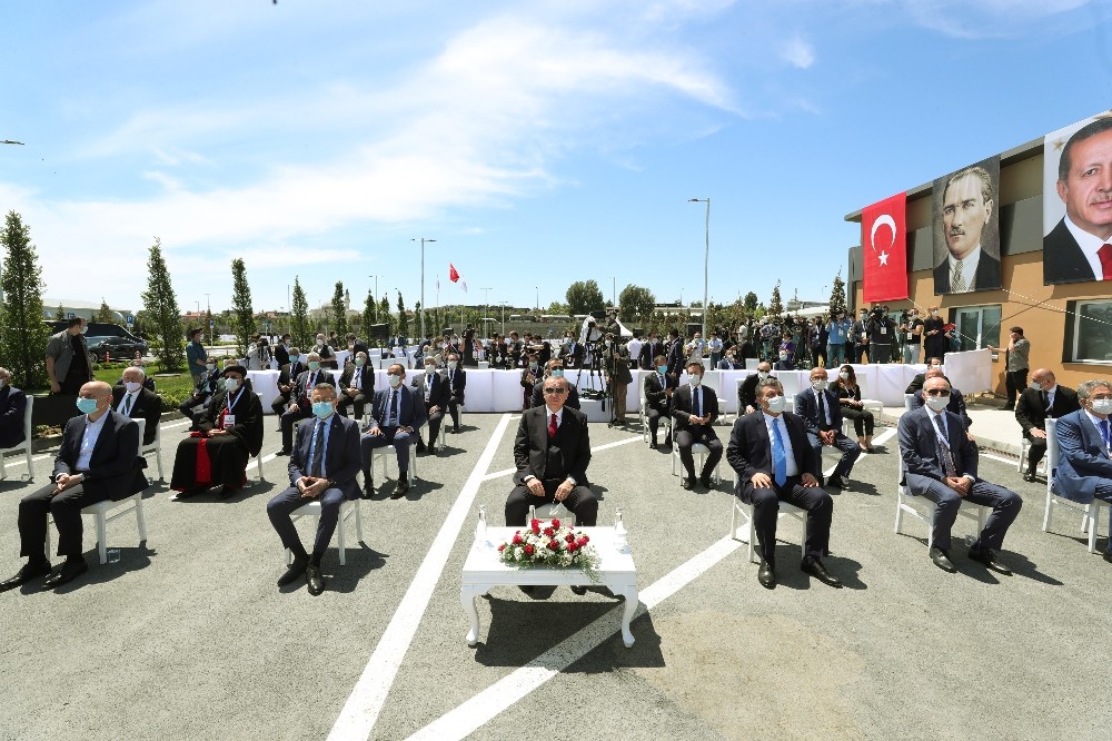 Cumhurbaşkanı Recep Tayyip Erdoğan, “Türkiye’nin ihtiyacı kavga değil eser siyasetidir” dedi. 