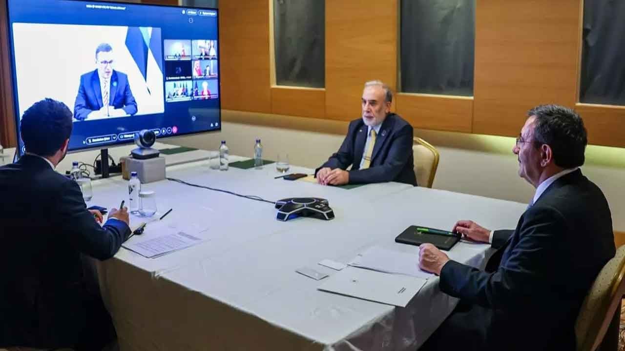 Cumhurbaşkanı Yardımcısı Cevdet Yılmaz'dan Hürmüz Boğazı mesajı