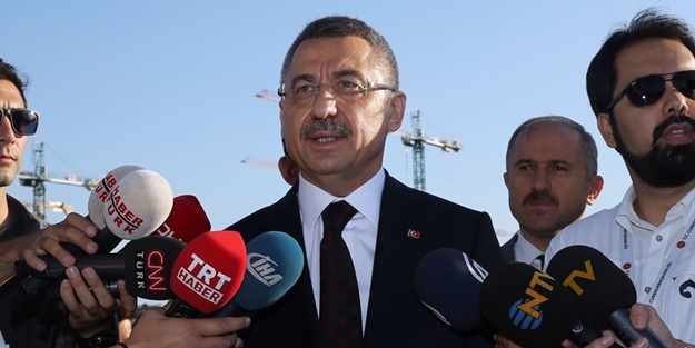 Cumhurbaşkanı Yardımcısı Fuat Oktay'dan şehitlik ziyareti