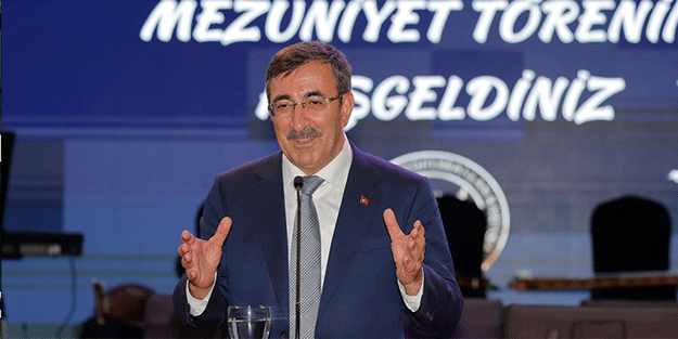 Cumhurbaşkanı Yardımcısı Yılmaz, KKTC Akdeniz Karpaz Üniversitesi mezuniyet törenine katıldı