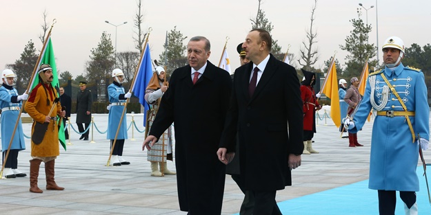 Erdoğan'dan Osmanlı Diriliş Marşı ile karşılama/VİDEO