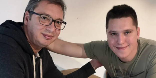 Cumhurbaşkanının oğlunun giydiği tişört Kosova'da krize neden oldu!