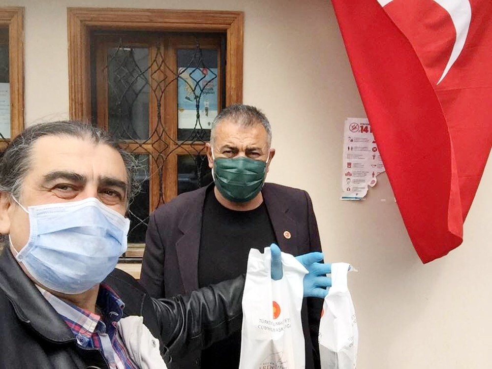 Cumhurbaşkanlığı dezenfektan paketleri Mudanya’da dağıtılıyor 