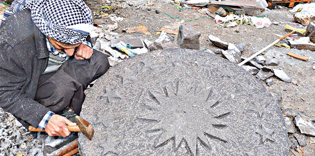 Cumhurbaşkanlığı forsunu taşa işledi