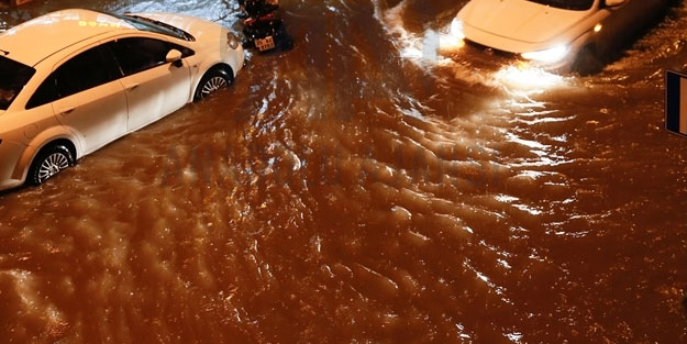 Cumhurbaşkanlığı İletişim Başkanı Altun'dan sel açıklaması: Devletimiz teyakkuz halinde