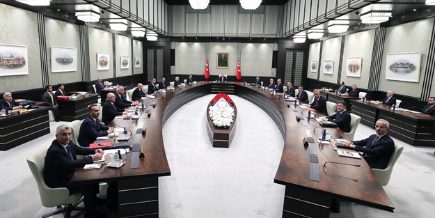 Kabine toplandı