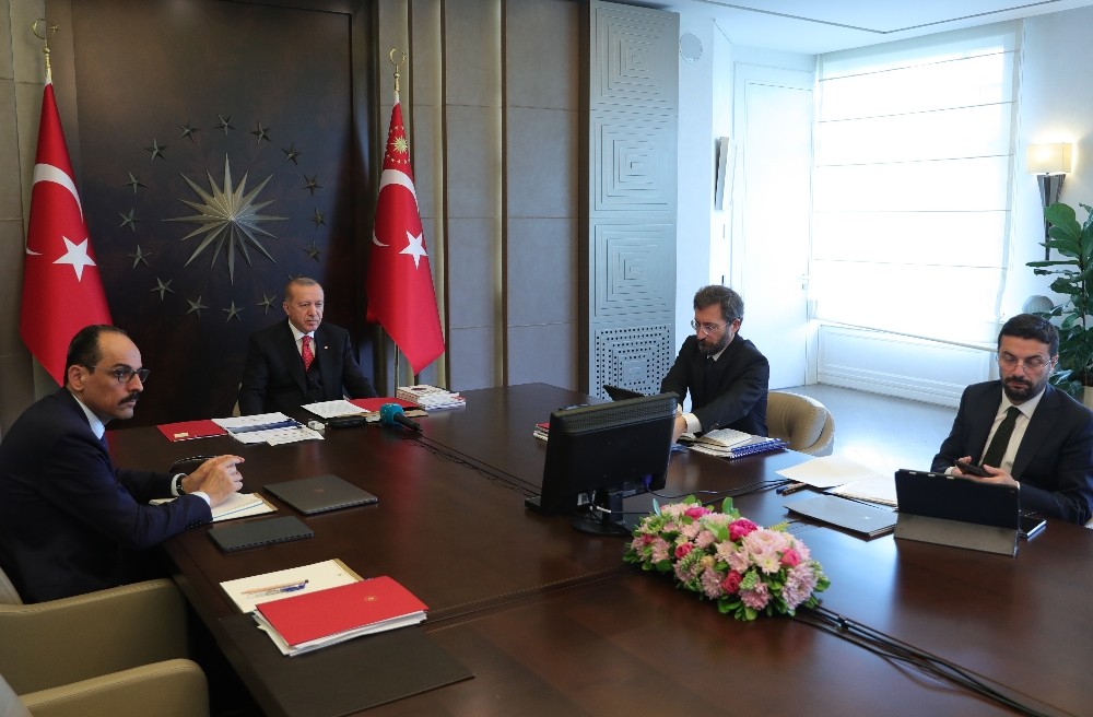 Cumhurbaşkanlığı kabinesi video konferansla toplandı 