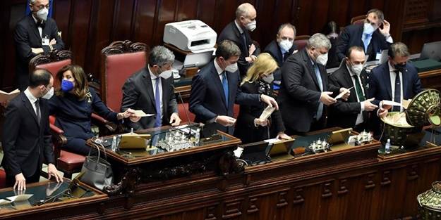 Cumhurbaşkanlığı seçiminde 6’ıncı turda da sonuç çıkmadı!