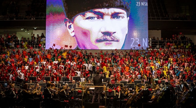 Cumhurbaşkanlığı Senfoni Orkestrası 1500 çocukla konser verdi