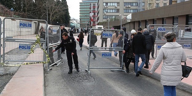 Cumhuriyet gazetesi binasına güvenlik önlemi