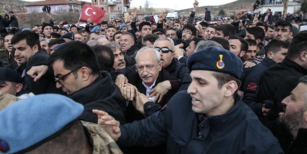 Cumhuriyet, Kılıçdaroğlu'na saldırı üzerinden hükümeti suçladı