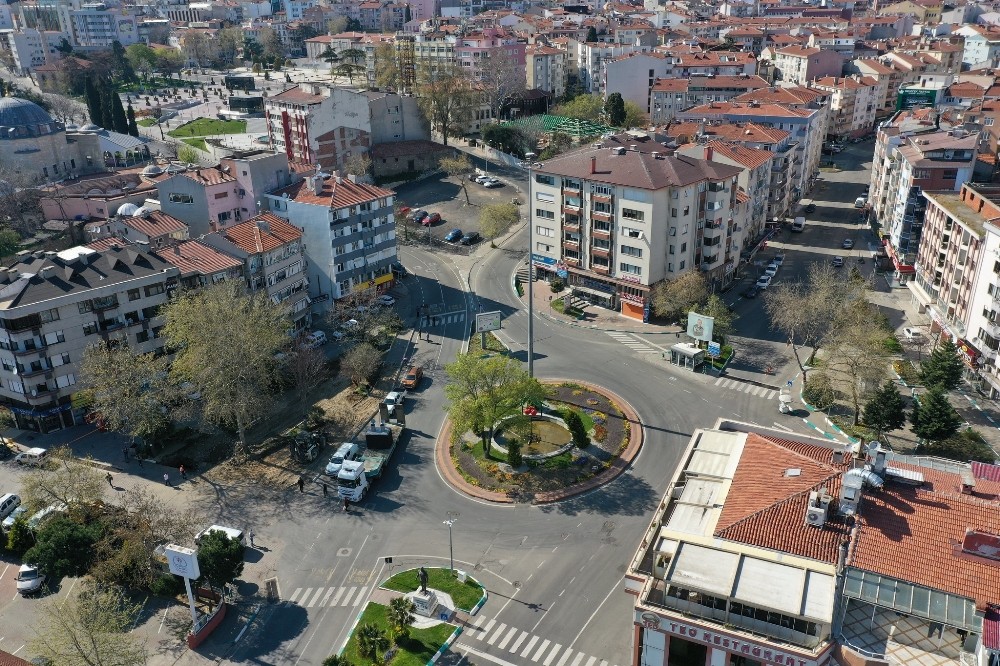 Cumhuriyet Meydanı sil baştan yenileniyor 