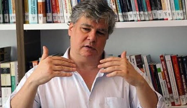 Cumhuriyet okurlarının beyni "emcüklendi!' Örsan Öymen okurlarına "Afyon satarken yakalandı!