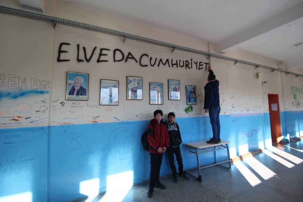 Cumhuriyet Ortaokuluna lokmalı veda 
