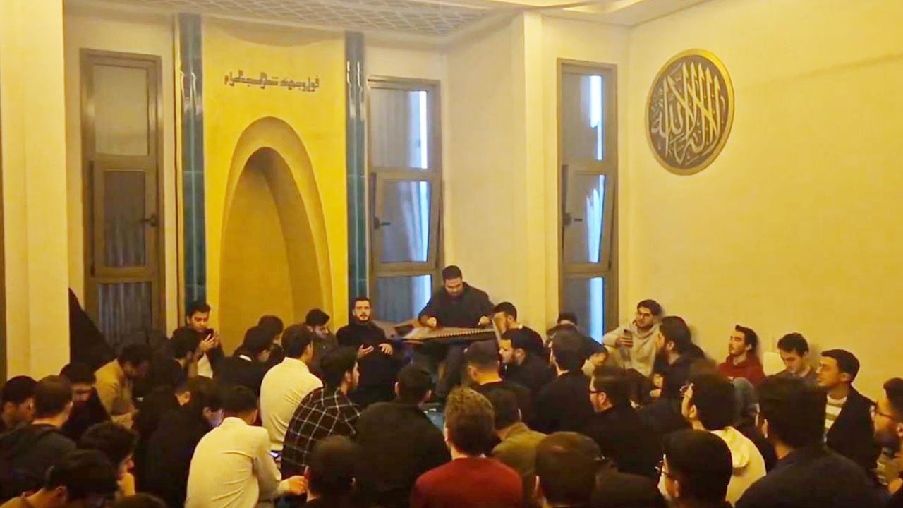 Cumhuriyet tarihinde bir ilk: Terör halaylarından zikir gecelerine!