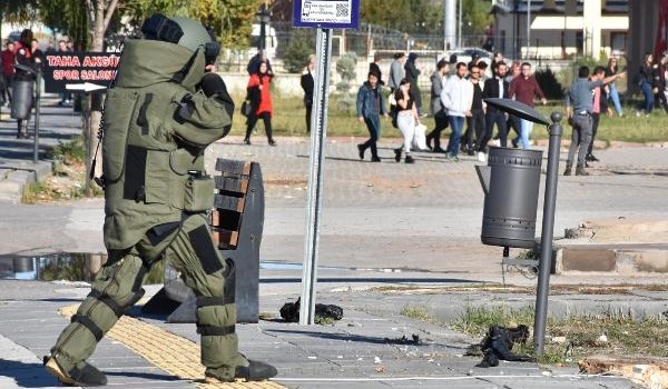 Cumhuriyet Üniversitesi kampüsünde şüpheli paket alarmı