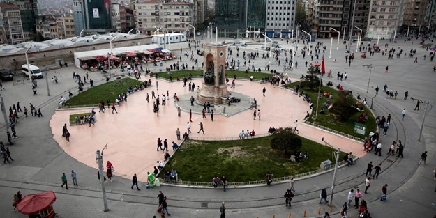 Cumhuriyet yazarı, bira içenlere ferah ortam oluşturulmasını istedi! Ayyaşları Taksim Meydanı'na dolduracaklar