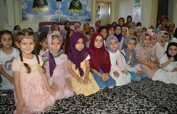 Cumhuriyet yine namaza saldırdı