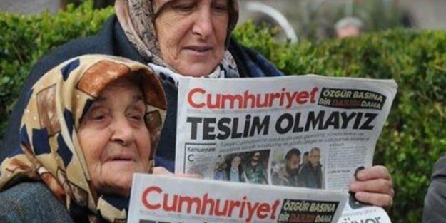 Cumhuriyet'in 'başörtü' tiyatrosu