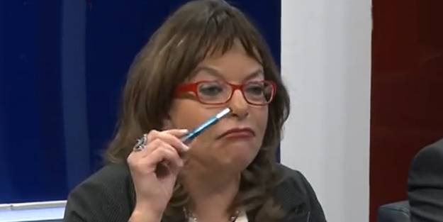 Cumhuriyet'in 'postal yalayıcısı' Mine Kırıkkanat yeni darbe tehdidinde bulundu