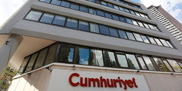 Cumhuriyet'te sular durulmuyor! Dün kovulmuştu, bugün açıklama geldi: İstifa ettim