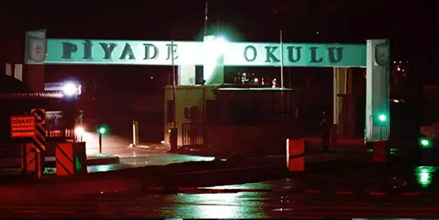 O cümleleri bir yerden hatırlıyoruz! "Siyanürcü, kılıçcı, fişçi, kim vurduya götürücü" teğmenler!