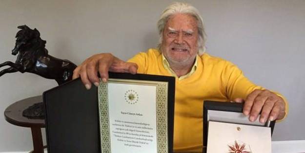 Cüneyt Arkın'dan Başkan Erdoğan'a teşekkür mesajı