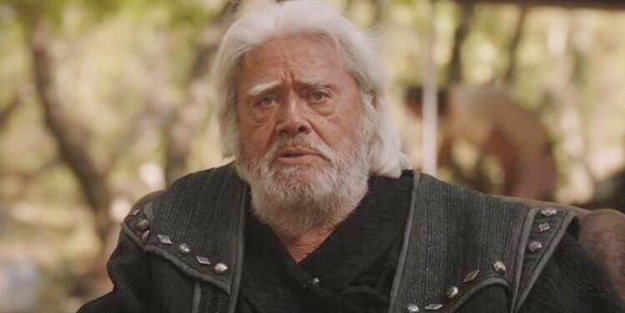 Cüneyt Arkın’dan dikkat çeken sözler: Türk halkına karşı dürüst olacaksın!