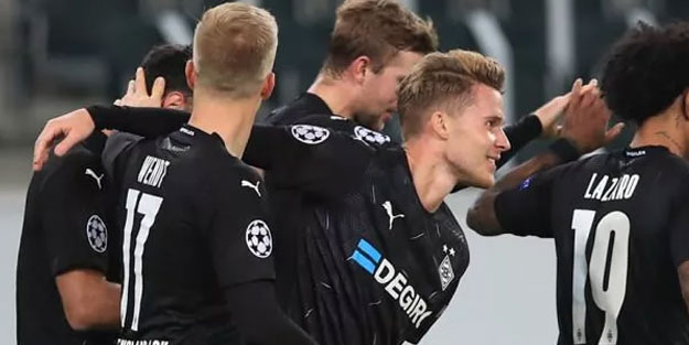 Cüneyt Çakır yönettiği maçta Gladbach zafer kazandı