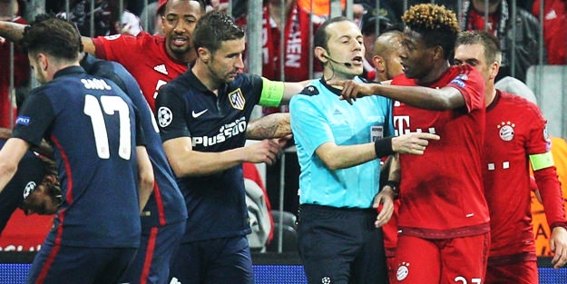 Çok konuşulan maç için Cüneyt Çakır'ın notu açıklandı!