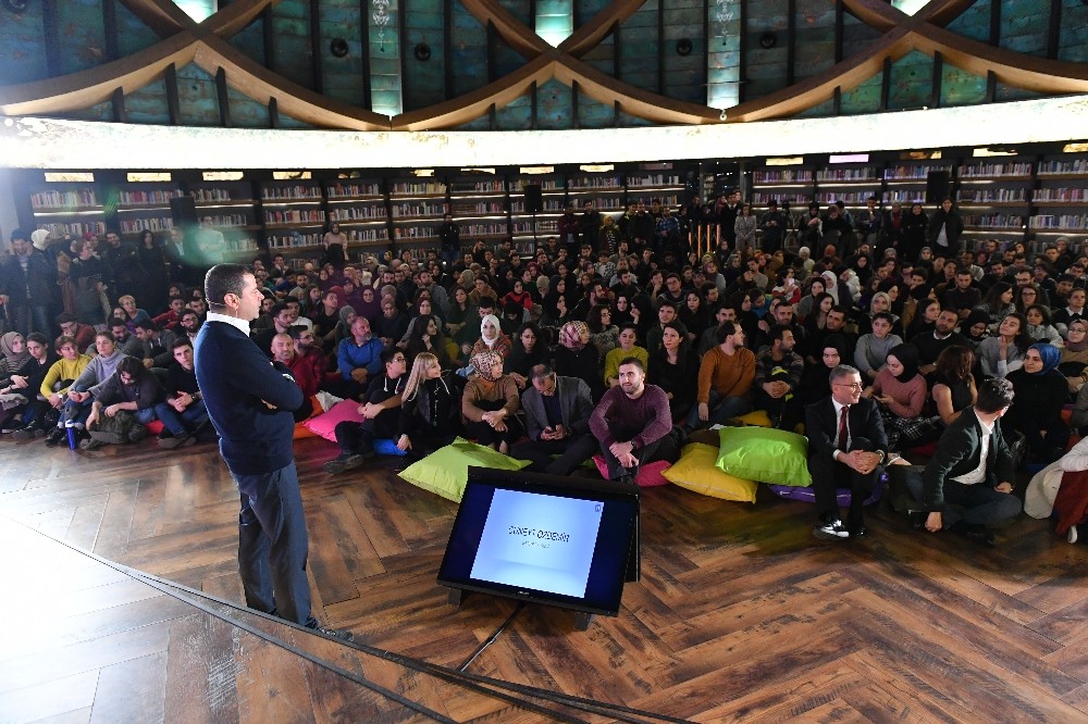 Cüneyt Özdemir’den takipçi sayısı esprisi: “Ben Türkiye’nin Kim Kardashian’ıyım” 