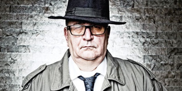 Cüneyt Ülsever suç üstü enselendi