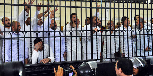 Cunta mahkemesi yine ceza yağdırdı