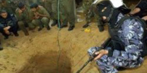 Cunta ordusu yıktığı tünellerle övündü