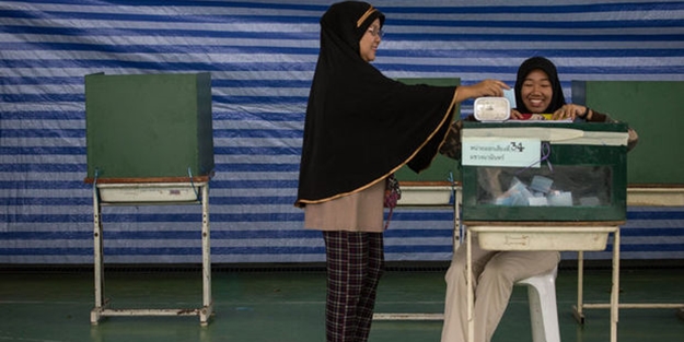 Cunta yönetiminin Anayasasını kabul ettiler