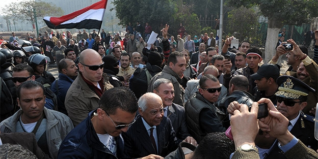 Cunta devrimi sahiplendi