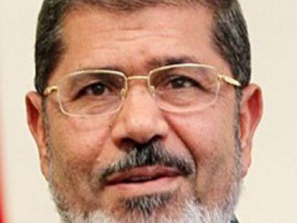 Cunta yönetimi, seçilmiş Mursi’nin diplomatik pasaportunu iptal etti!