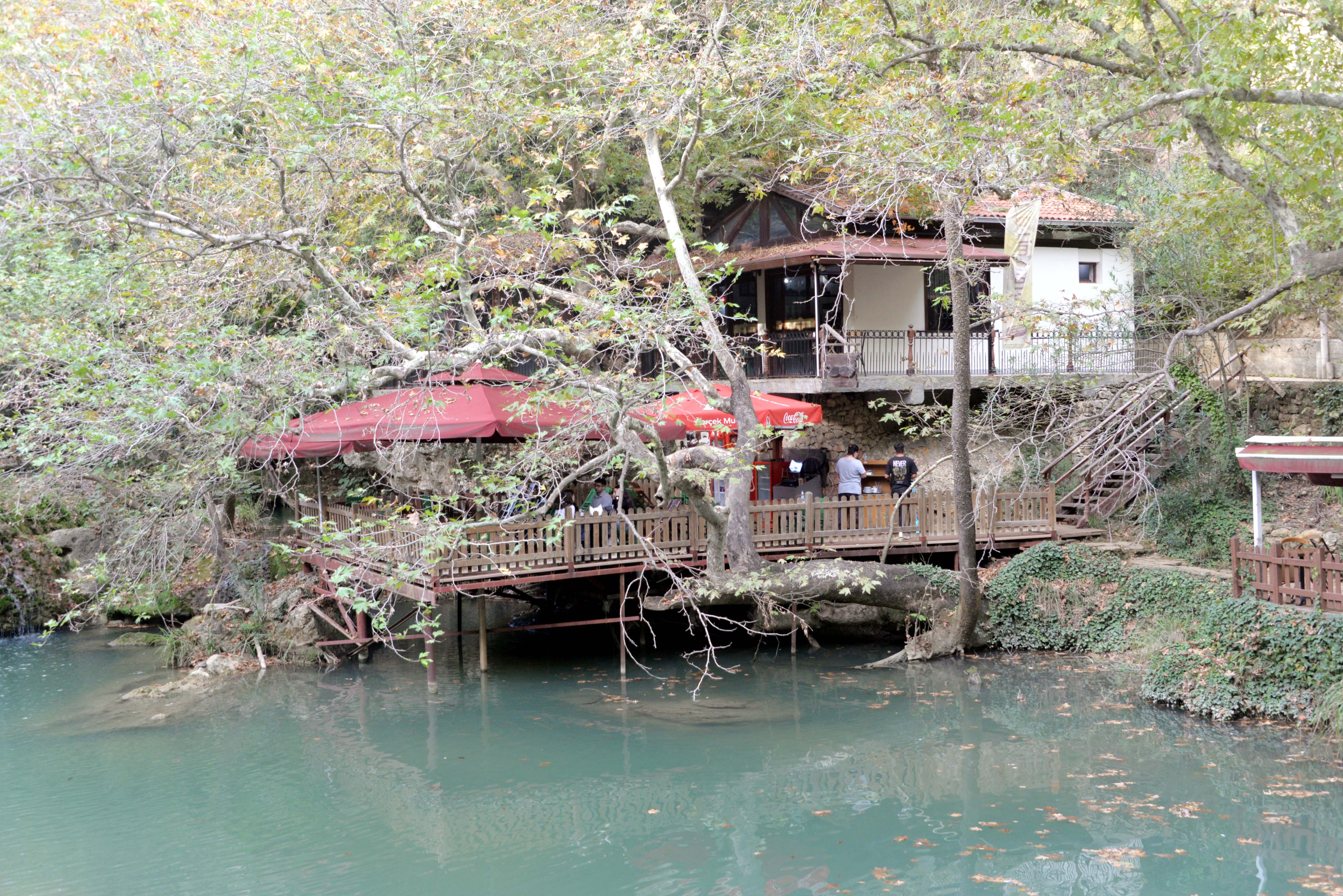 Cuntacının izleri doğanın içinde saklanmış! Şelalenin kalbinde yıllardır kimsenin bilmediği o yapı…
